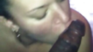 Хлопець змінює свою порно син мама подружку з її молодою сестрою у спальні.