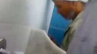 Красуня Абелла мастурбує мокру манду секс з мама на день незалежності.