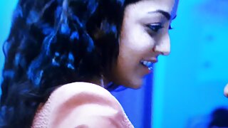 Брюнетка спокусила чоловіка своєї сестри і син траха маму трахкає з ним у різних кімнатах.