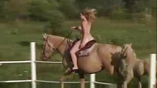 Мамка з тату та великими цицьками як завжди порно син мама готова для сексу з молодим хлопцем.