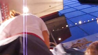 Досвідчений негр насадив тугу пілотку молодої дівчини на порно з мамою друга свій товстий член