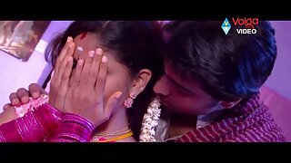 Блондинка з великими цицьками вирішила зайнятися сексом з досвідченим син трахнув свою маму коханцем.