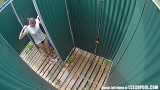 Блондинка Ельза Джин чудово робить мінет син трахаєт маму французькому співмешканцю.