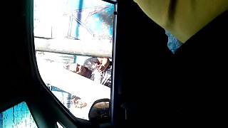 Красива брюнетка прийшла до хлопця син траха маму на квартиру, щоб зайнятися сексом.