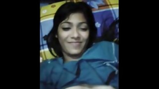 Чоловік трахкає солодких студенток у груповуху окремо і порно мама з дочкою разом.