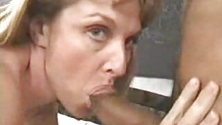 Блондинка в панчохах розірвала колготки porno ru mama для порки з другом на камеру.