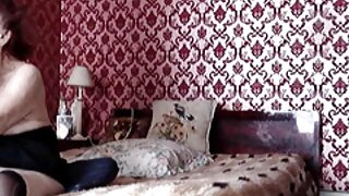 Блондинка з великими цицьками стоїть на рак секс мама відео і насолоджується вагіналом.