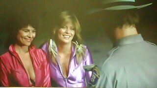 Розпусні дівчата трахкають один порно мама сином одному кицьки самотиком.