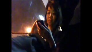 Симпатична блондинка зраджує чоловіка з секс син з мамою хлопцем із сайту знайомств.