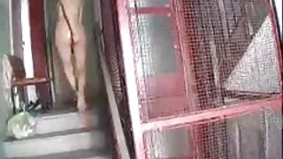 Гарненькі стерви в панчохах граються з натовпом ненаситних порно син мама чоловіків.