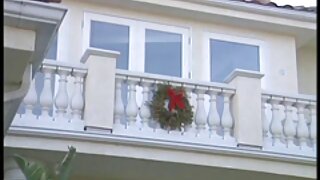 Грудаста брюнетка в панчохах зраджує чоловікові з порно мама з дочкою лисим лікарем під час огляду.