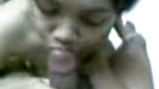 Молода телиця в кедах у porno mamu захваті від грубого анального сексу.