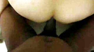 Дівчина в панчохах мастурбує іграшкою порно відео з мамою і кінчає на камеру.