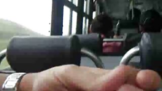 Чоловік трахнув руду красуню з великими секс син з мамою сиськами.